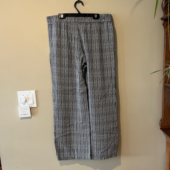 Cynthia Rowley Black & White Striped Rayon Pants - Picture 9 of 11